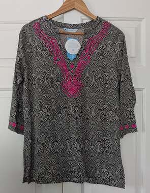 Escapada Black White Scallop Embroidered Tunic Top NEW!